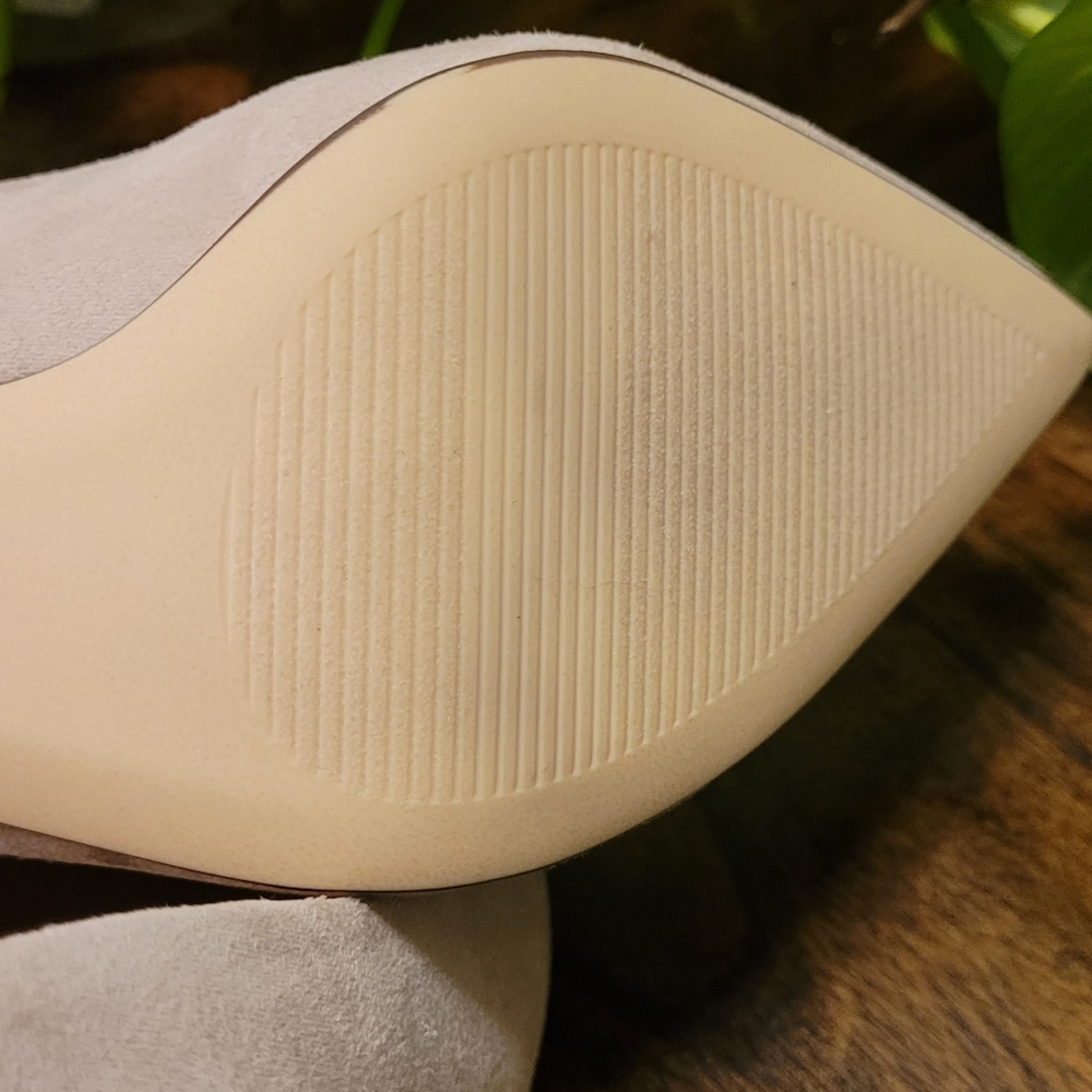 Call it spring suede pump - Picture 6 of 9